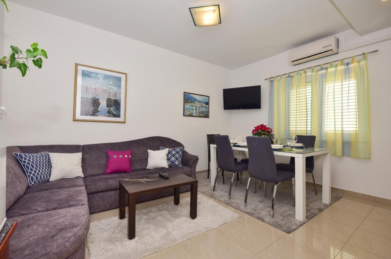 Apartment Antonio Makarska