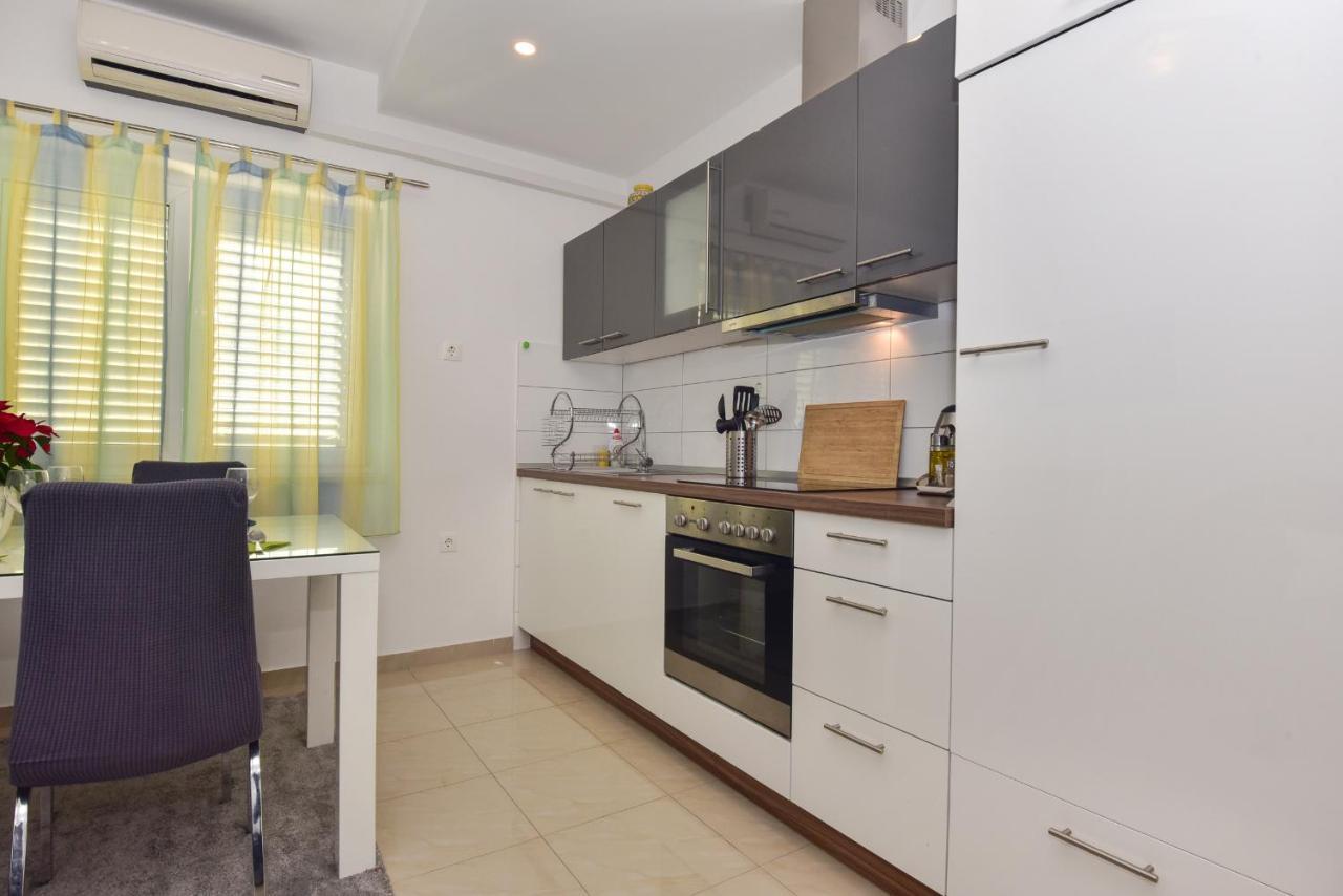 Apartment Antonio Makarska