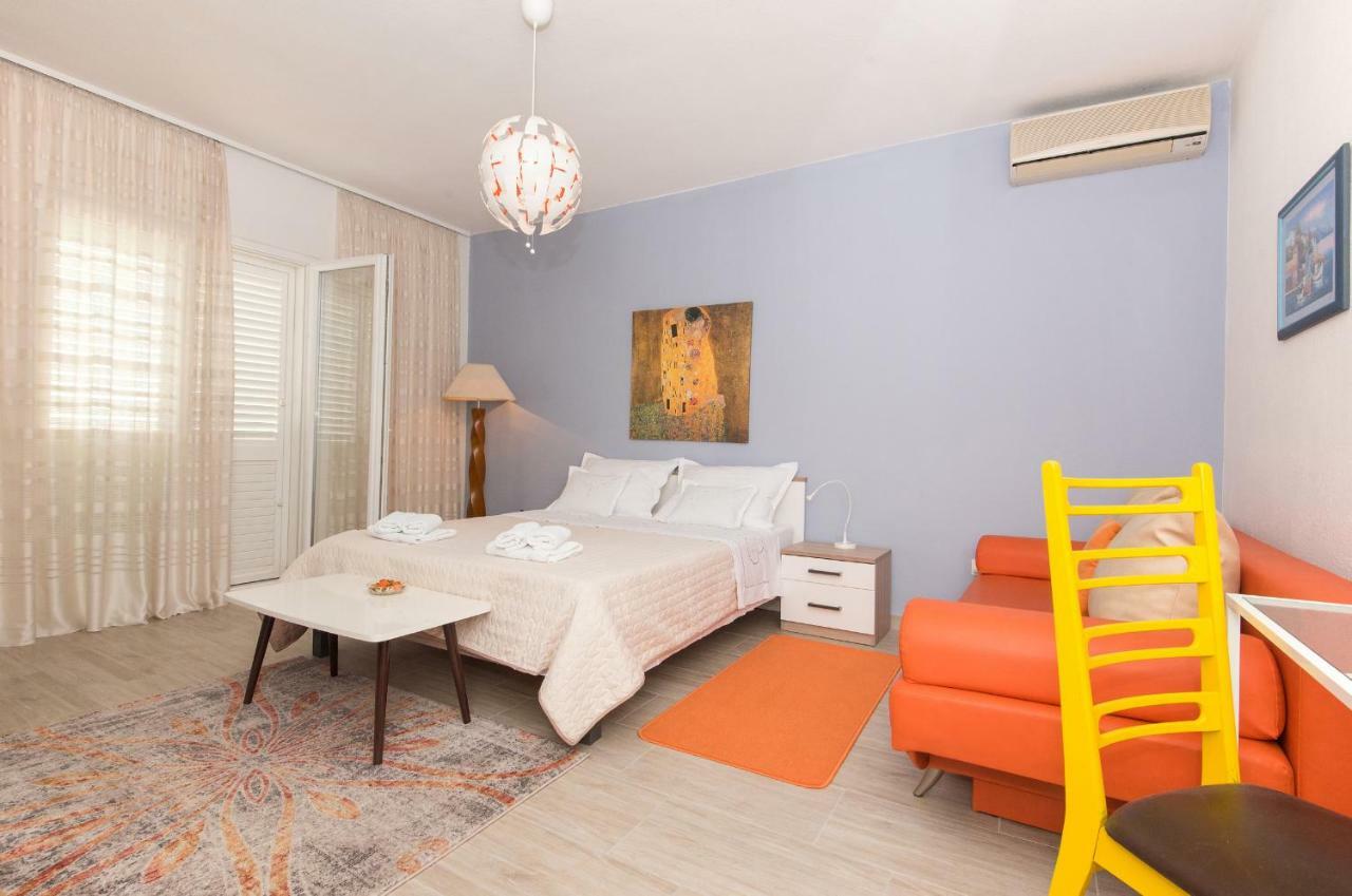 Apartment Antonio Makarska